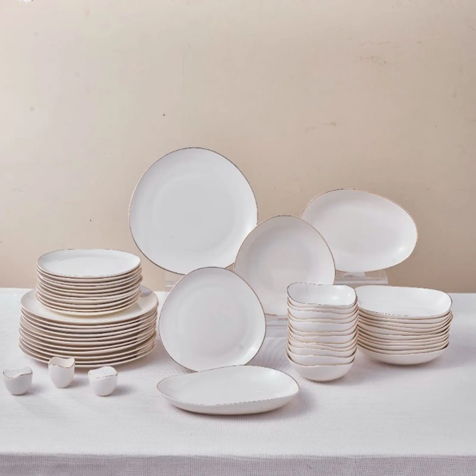 Karaca Stream Bone China Middle set za večeru od 56 dijelova za 12 osoba - Image 2