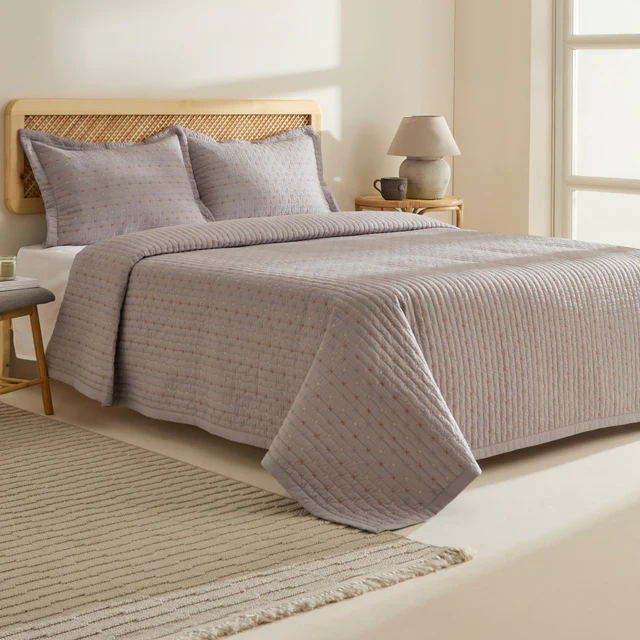 Karaca Home Margot Prekrivač za krevet sivi 230x240cm + 2(50x70)cm